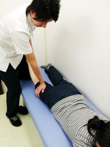 静岡市、腰痛に対する大腿部の施術