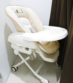 千葉県柏市のやぎはし整体院では、産前・産後の整体に力を入れており、赤ちゃん用のラックを用意しております。